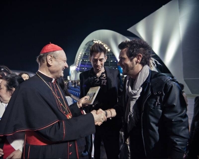 Il Cardinale con un gruppo Rock The Cardinal meets some Rockers